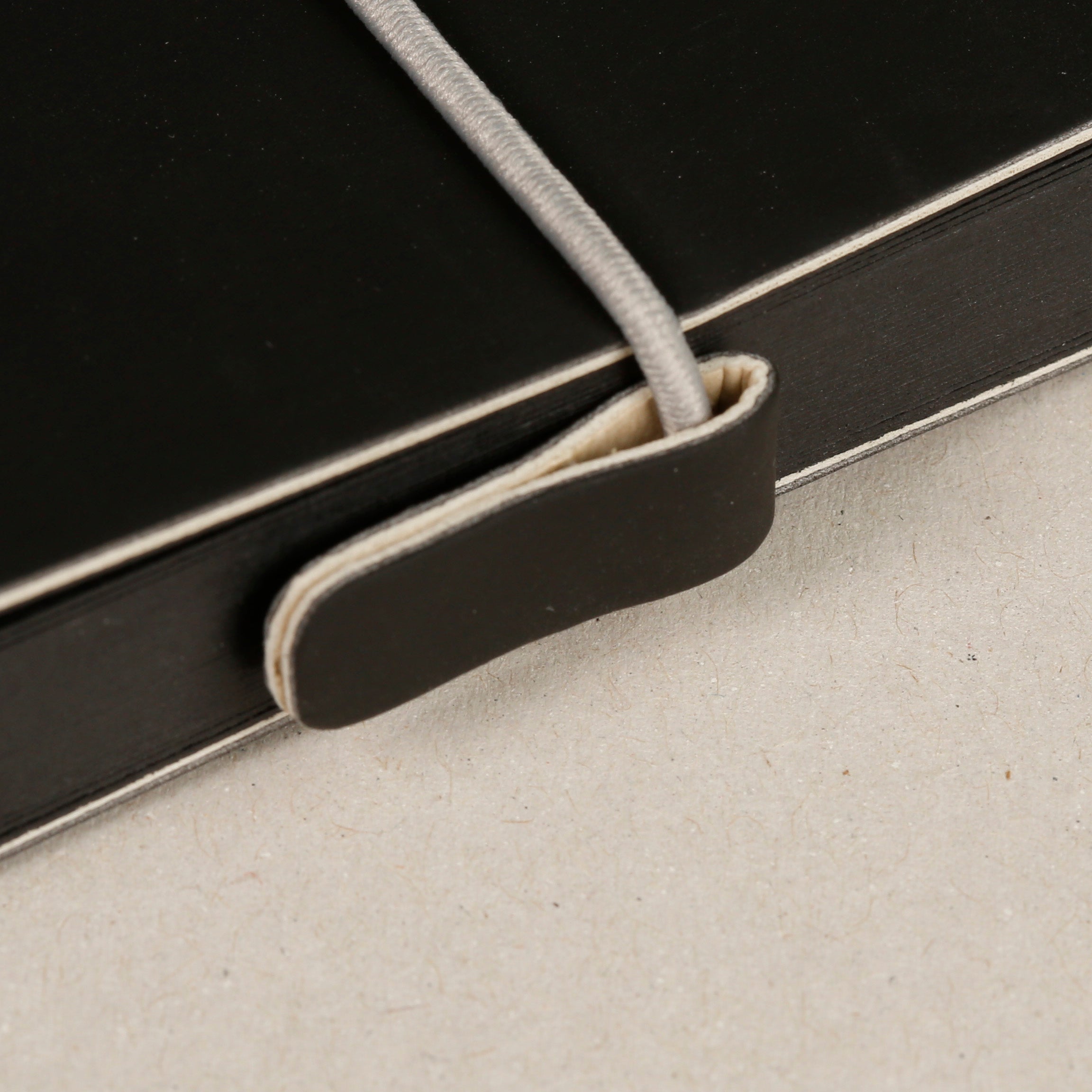 CLAIREFONTAINE Paint ON Sewn Pad A5 250g Black Default Title