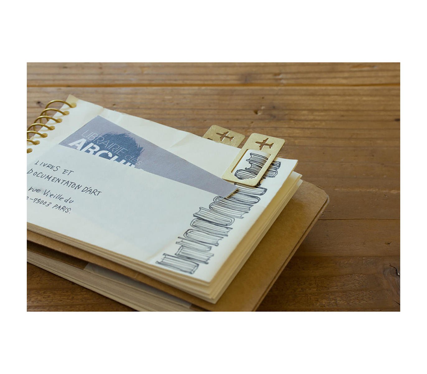 TRAVELERS FACTORY Brass Clip Airplane