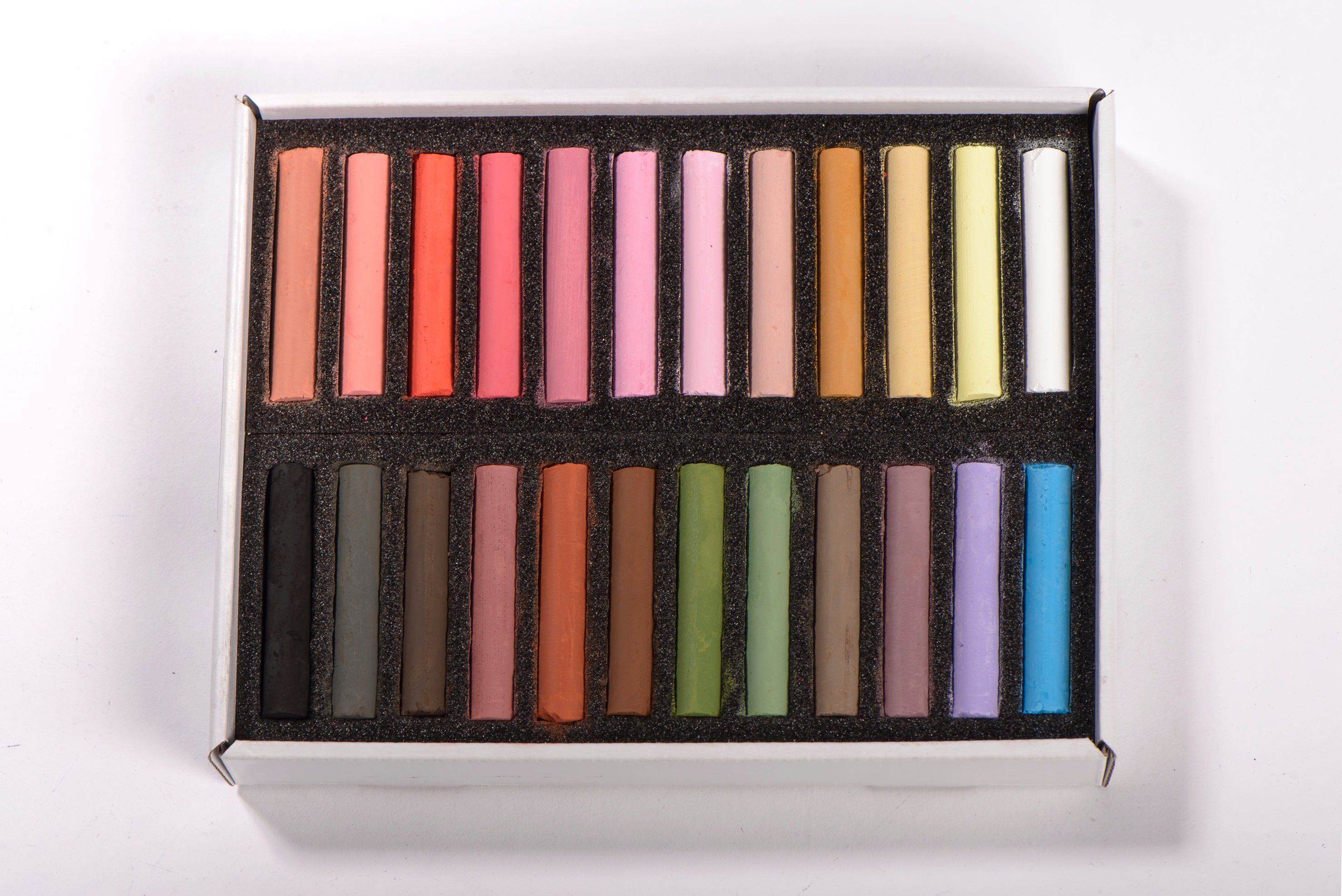 BLOCKX Pastels Cardboard Box Set of 24 Portrait