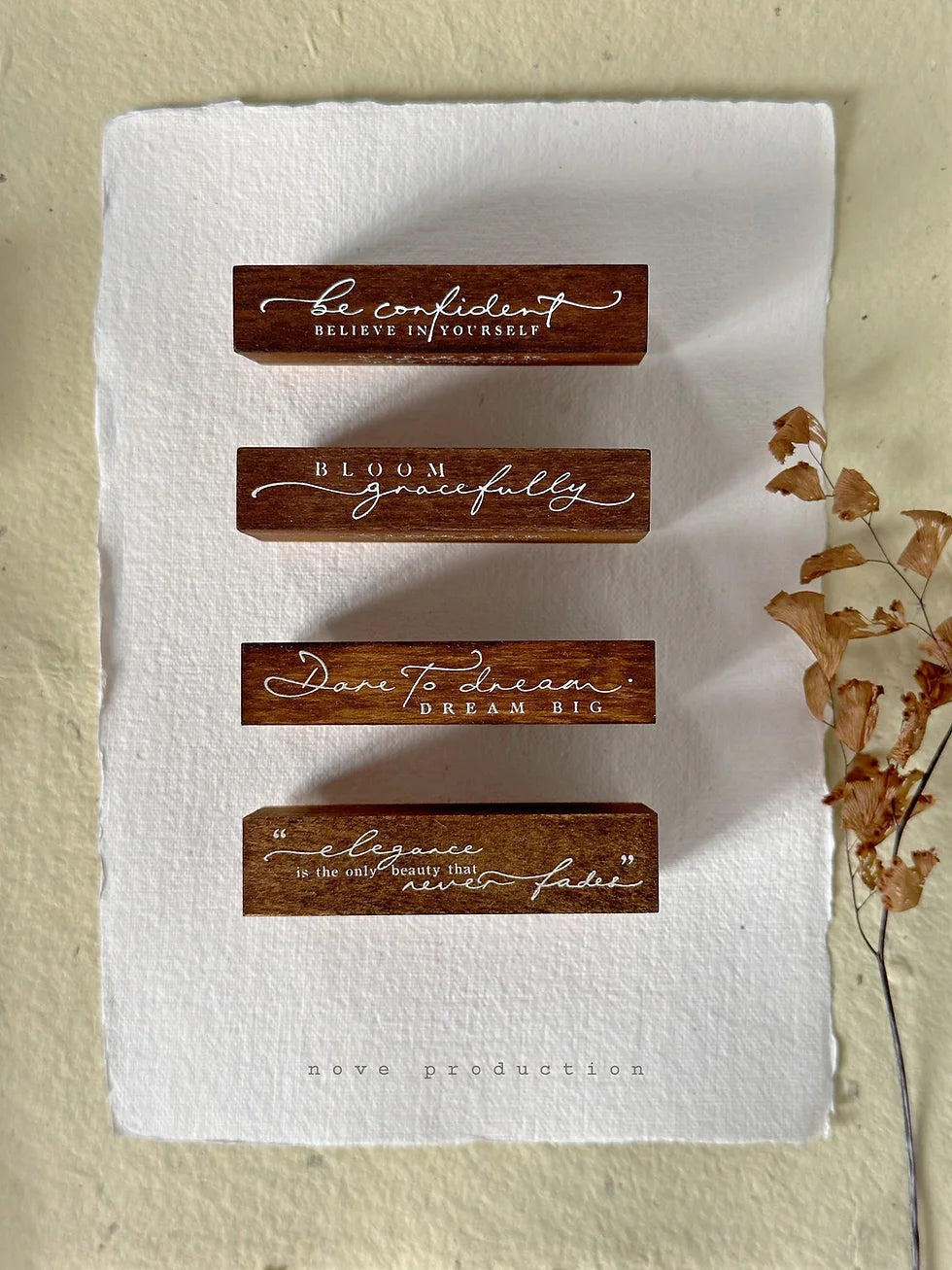 novebyvivient Rubber Stamp Vintage Elegance Dare To Dream