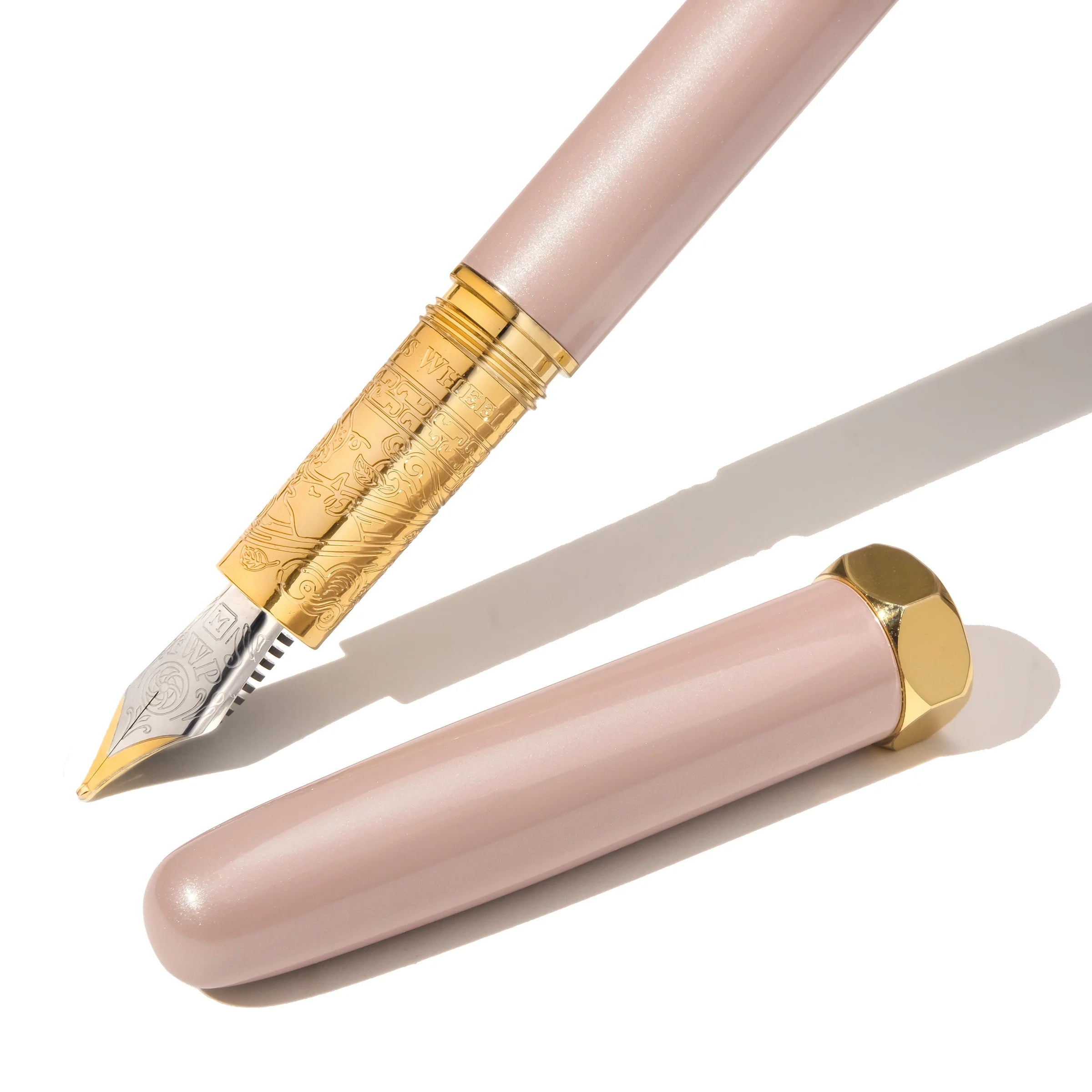 FERRIS WHEEL PRESS Bijou Fountain Pen Huffin Puffin Pink Medium