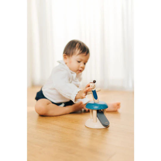 PLAN TOYS Jumping Gymnast