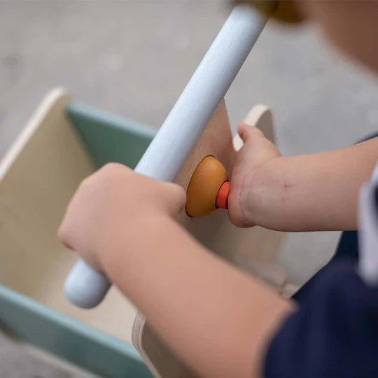 PLAN TOYS Delivery Bike Orchard