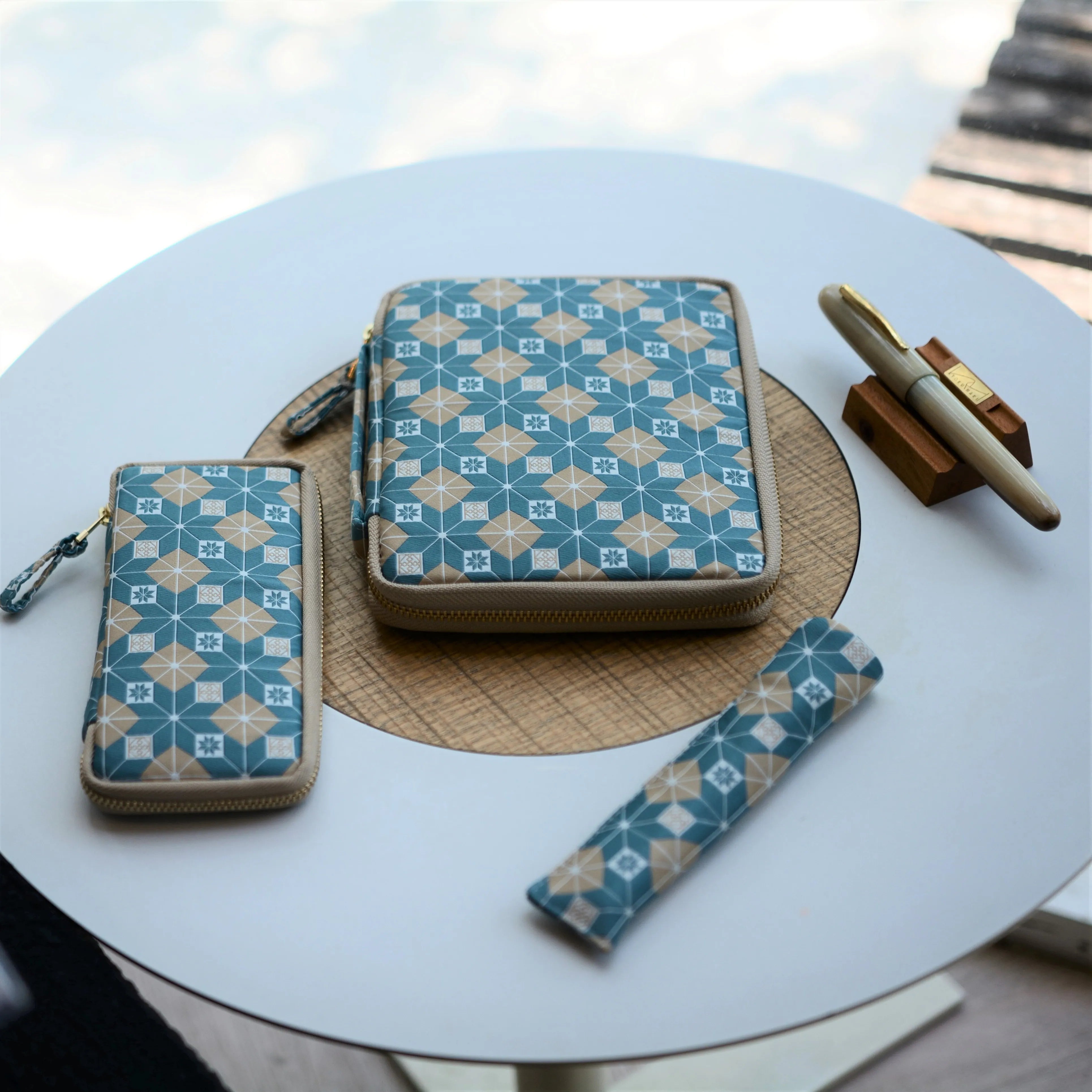 KYOKU HAKU Zippered Pen Case 10 Slots Siraya Khaki