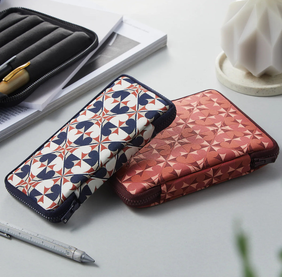 KYOKU HAKU Zippered Pen Case 5 Slots Archeology Red