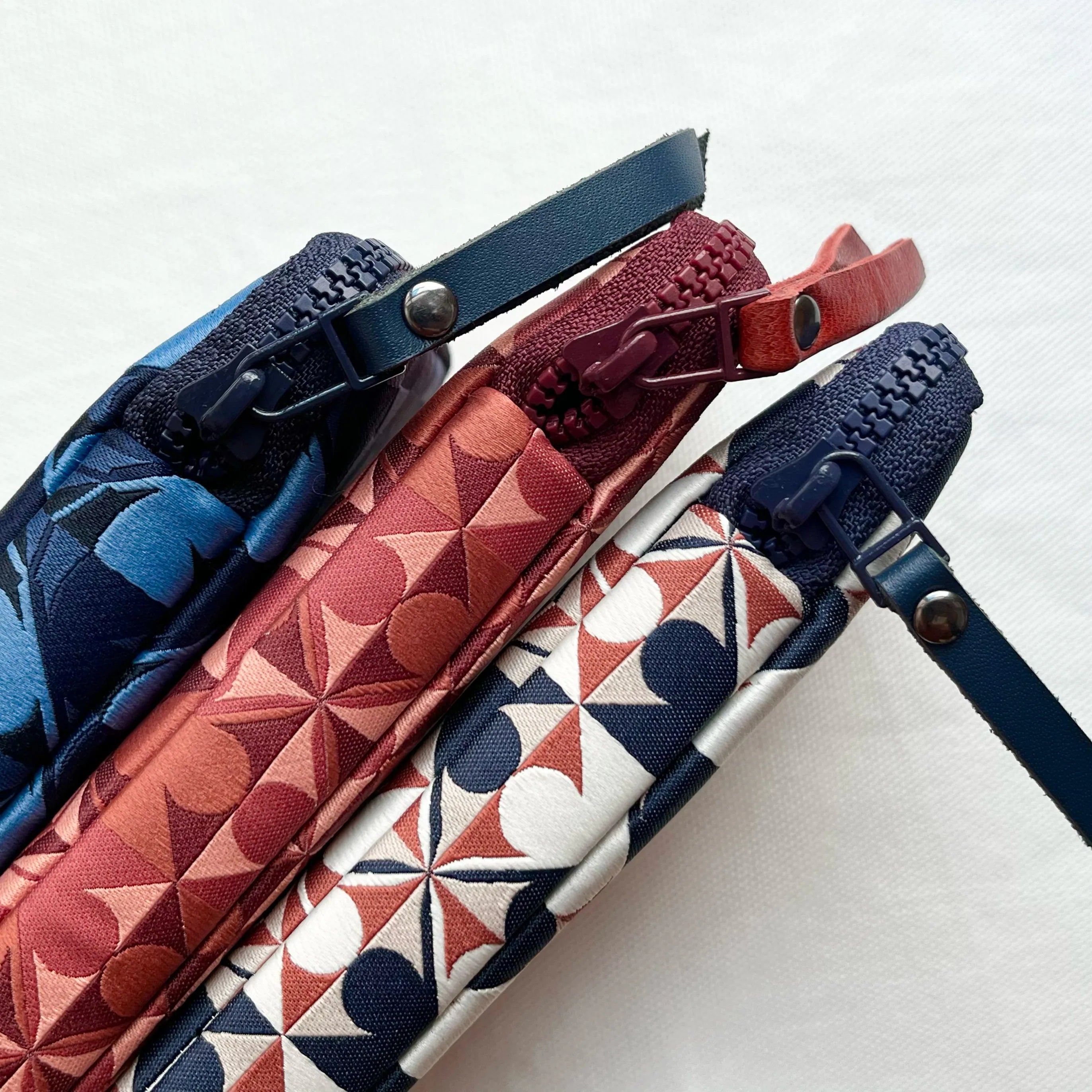 KYOKU HAKU Zippered Pen Case 3 Slots Archeology Red