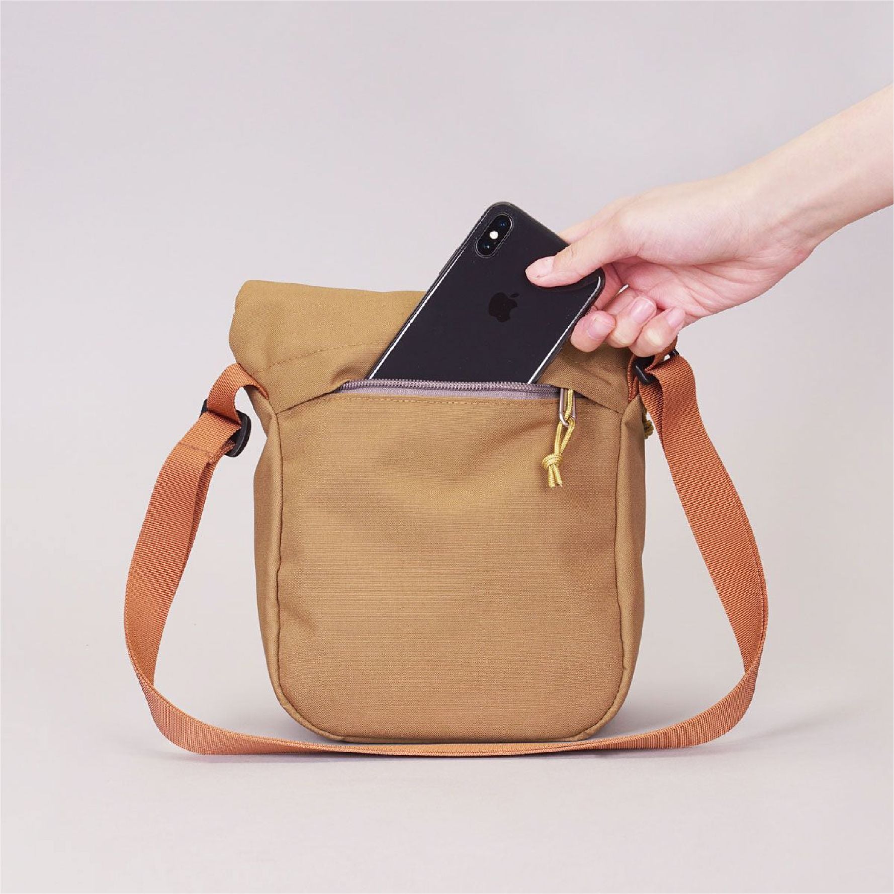 HELLOLULU Desi Sling Bag-Deep Khaki Default Title