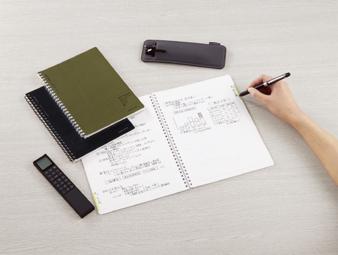 KOKUYO Soft Ring Biz Notebook B5 Grid 50sh Black