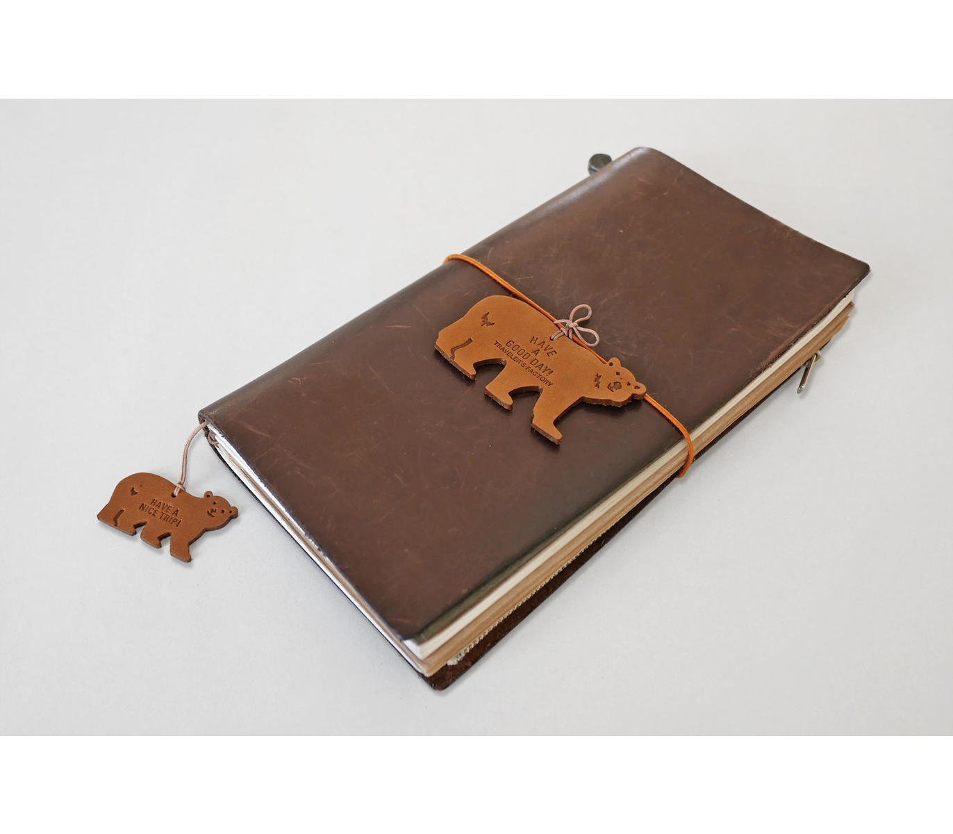 TRAVELERS FACTORY Leather Tag Bear