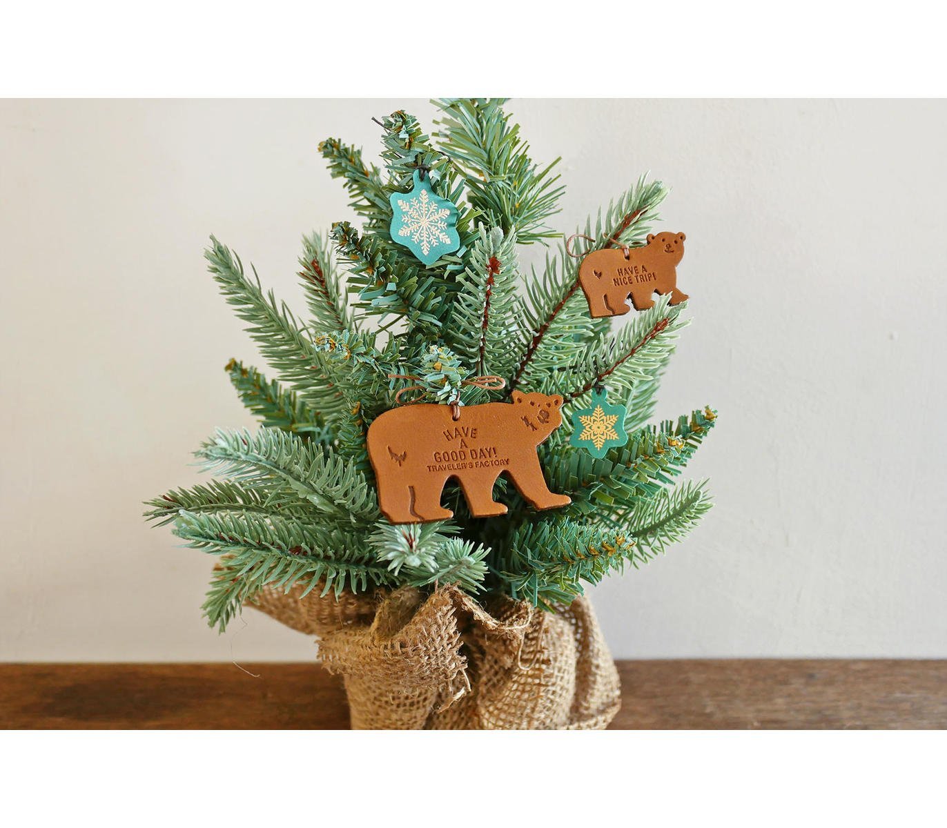 TRAVELERS FACTORY Leather Tag Bear