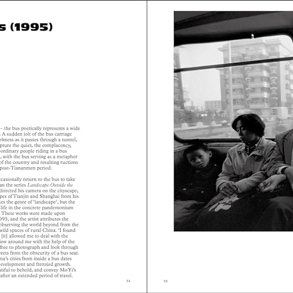 Mo Yi: Selected Photographs 1988-2003 by Holly Roussell and Mo Yi