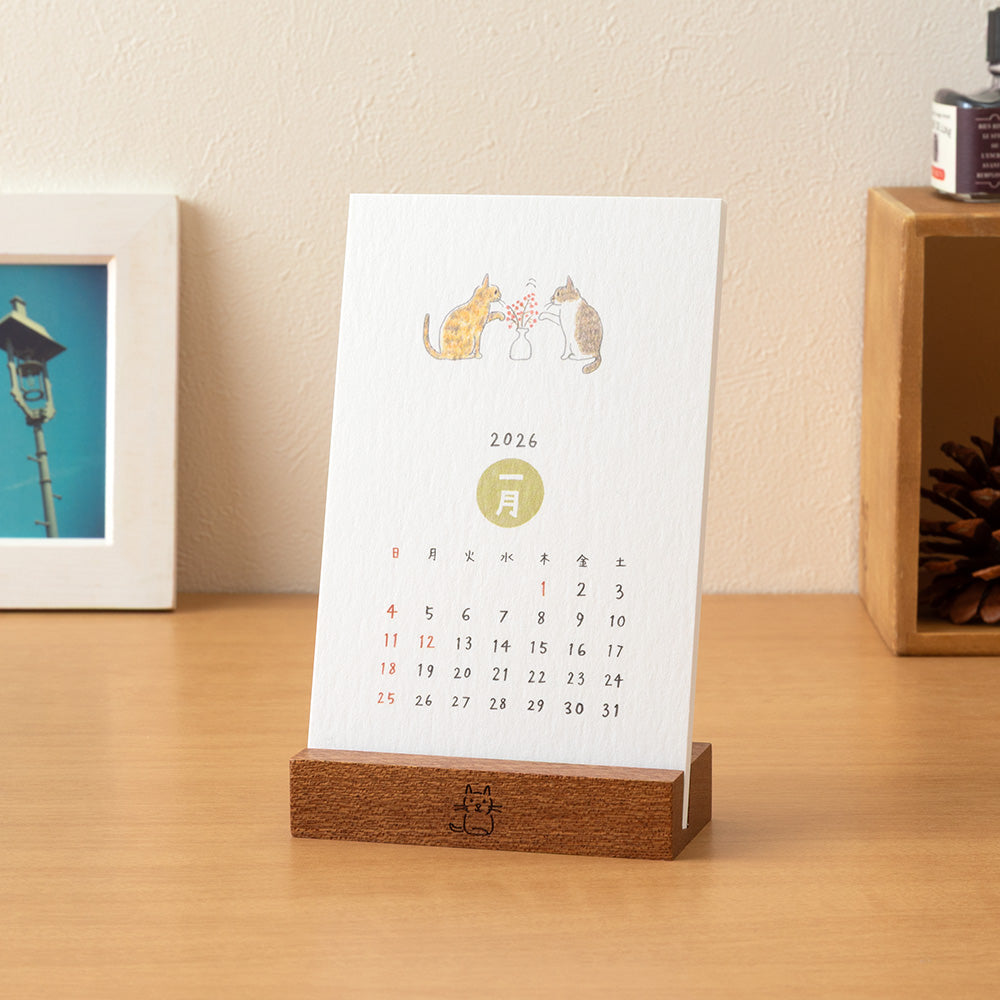 MIDORI 2026 Stand Calendar Cat