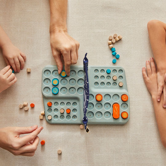 PLAN TOYS Guess My Planet