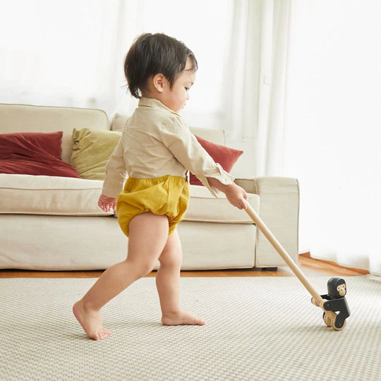 PLAN TOYS Climbing Gorilla