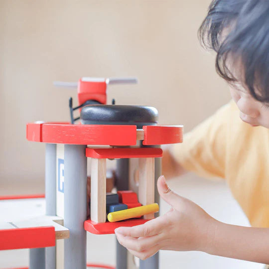 PLAN TOYS Parking Garage