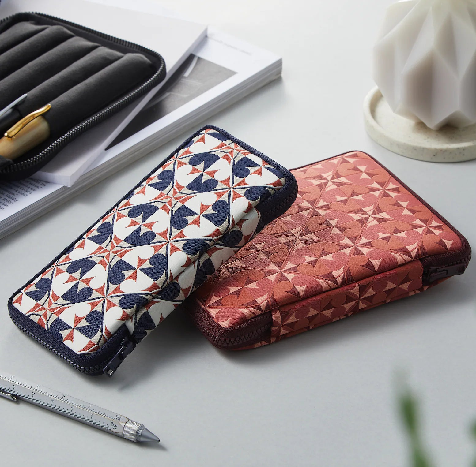 KYOKU HAKU Zippered Pen Case 5 Slots Archeology Red
